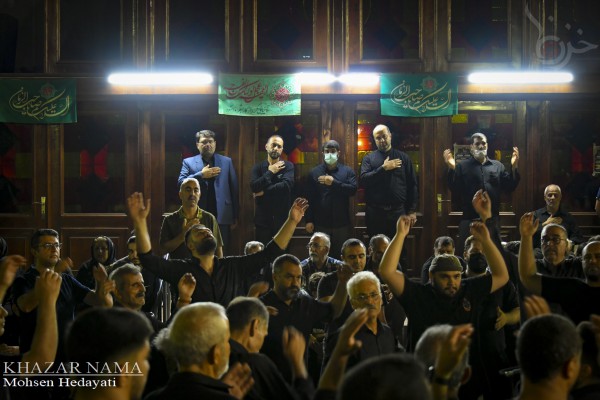 عزاداری و دسته روی شب عاشورا در مسجد جامع ساری