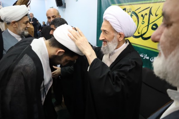 آئین عمامه گذاری طلاب مازندران در عید مبعث