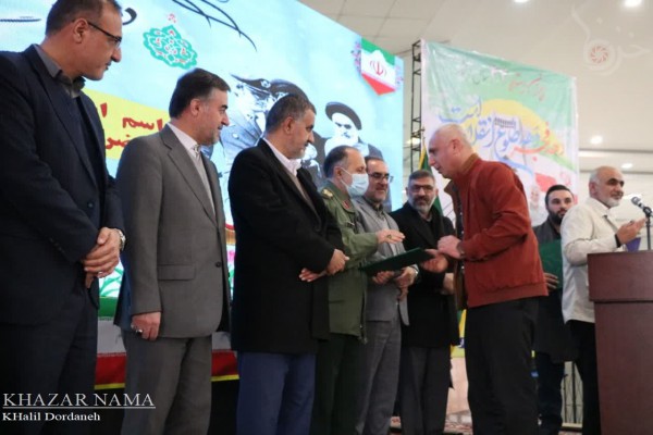 مراسم آغاز دهه فجر و بازگشت تاریخی امام در فرودگاه شهدای ساری 