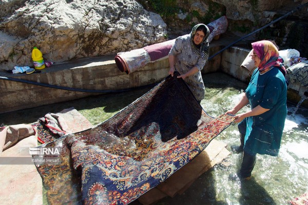 خانه تکانی سنتی در روستاهای استان گلستان