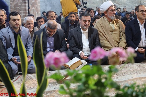 مراسم تحویل سال نو در امامزاده عباس(ع) ساری باحضور استاندار