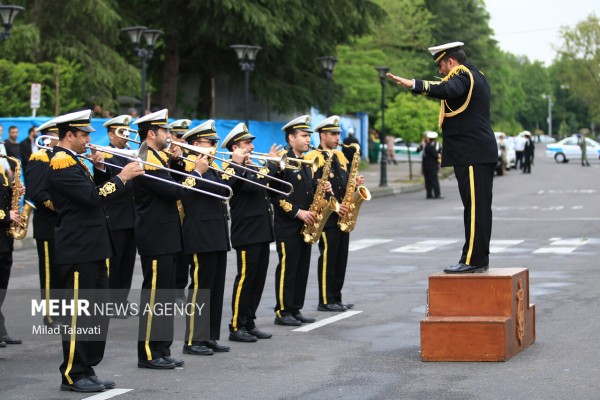 رژه خودرویی نیروهای مسلح گیلان در روز ارتش