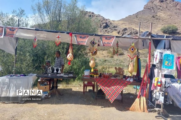 بازارچه صنایع دستی محلی در روستای کمربن بلده نور