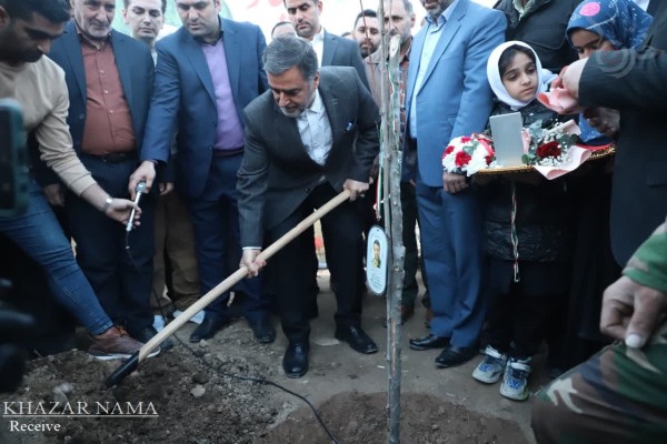 مراسم کاشت نهال به یاد ۴۳۷ شهید شهرستان نکا