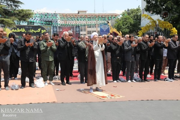 نماز ظهر عاشورا در میدان امام حسین(ع) ساری