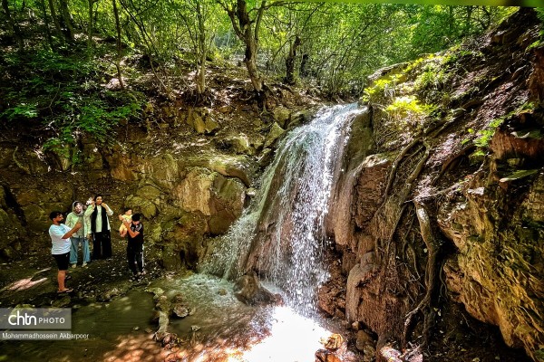 آبشار سنور در بخش چهاردانگه شهرستان ساری 