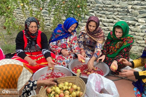 چهارمین جشنواره انار ترش در روستای بالاجاده شهرستان کردکوی