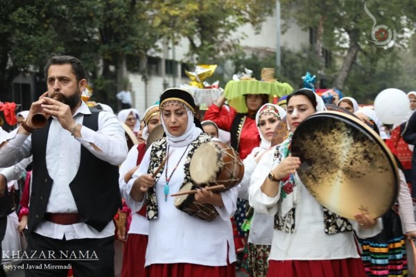 کاروان شادی در خیابان های شهر ساری به مناسبت روز مازندران