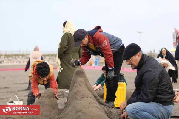 جشنواره مجسمه های شنی در ساحل انزلی