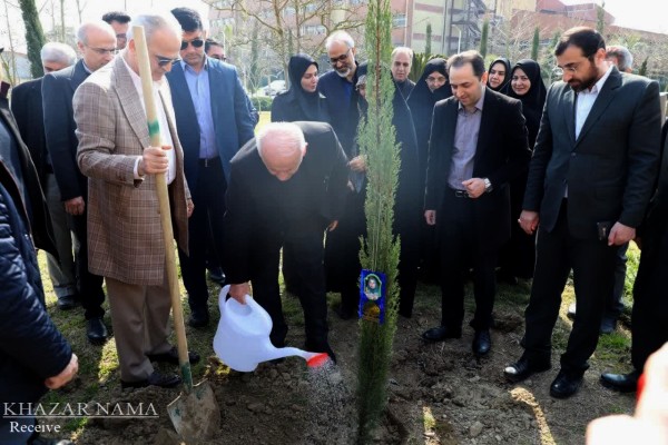 مراسم درختکاری “پویش سلامت سبز” در دانشگاه علوم پزشکی مازندران