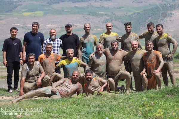 مسابقات فوتشال در شالیزارهای روستای کلومک دودانگه ساری