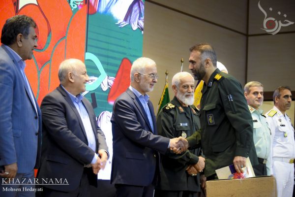 مراسم تجلیل از خادمان و طلاییه داران دومین کنگره ملی شهدای مازندران