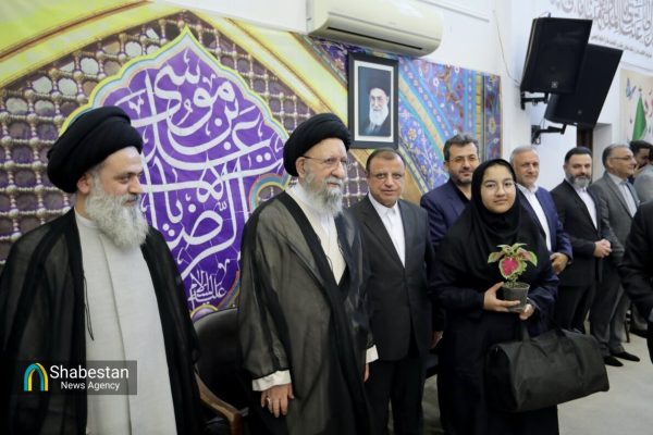 تجلیل از دختران موفق و نخبه در بیت الزهرا(س) گرگان