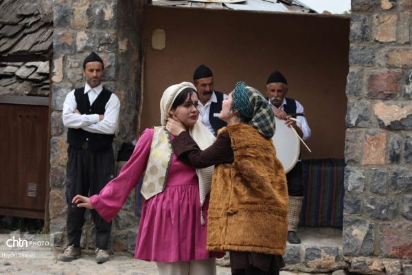 اجرای نمایش “مینا و پلنگ” در روستای کندلوس نوشهر