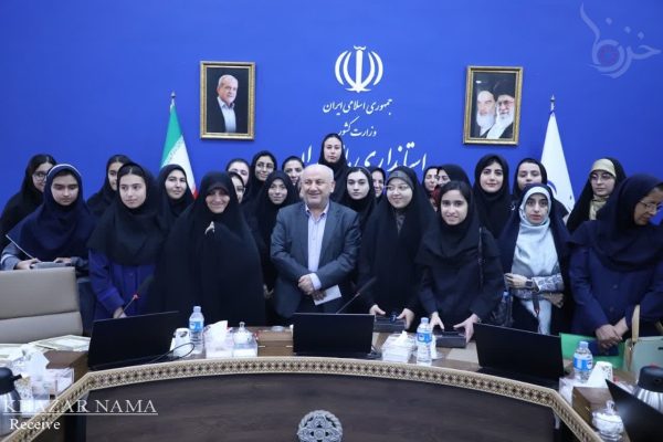 نشست صمیمی دختران نخبه مازندرانی با استاندار