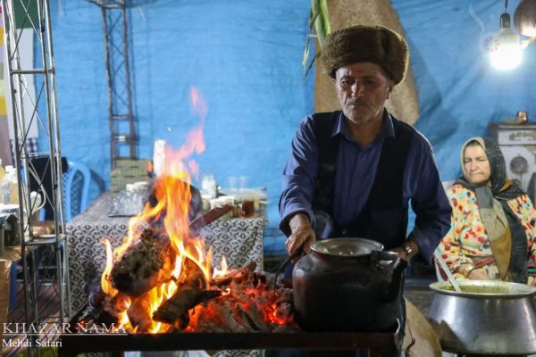 نخستین جشنواره غذاهای بومی محلی ” تش کله” در بوستان ولایت ساری