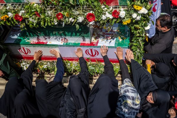 تشییع پیکر مطهر خانواده ۵ نفره شهید “نیازمند” در گنبدکاووس