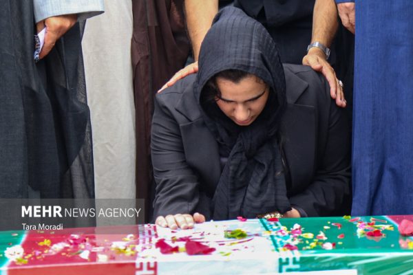 تشییع پیکر شهید راه وطن “امین اخوان رودپشتی” در رشت
