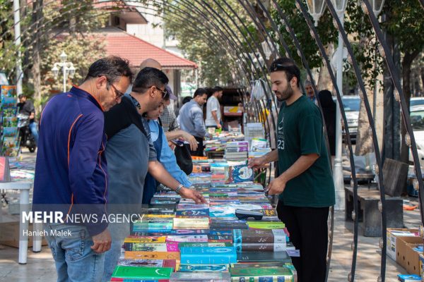 جمعه بازار کتاب در گرگان