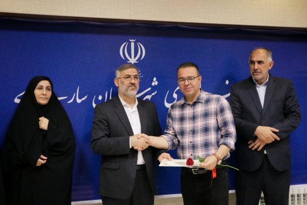 تجلیل از خبرنگاران و عکاسان خبری در فرمانداری ساری