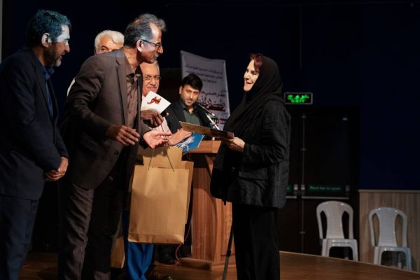 نمایش مجموعه مستند “رشت در گذر تاریخ” در تالار مرکزی