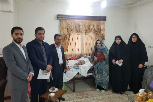 دیدار کارکنان شرکت بیمه دی مازندران با خانواده شهدا و بیماران خاص استان