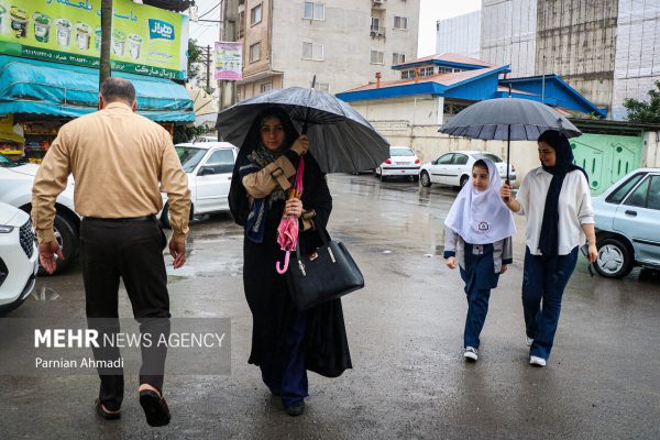 آغاز سال تحصیلی بارانی در مدرسه شهید صابر آمل