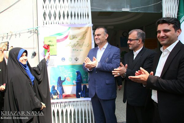 زنگ جشن عاطفه‌های دانش آموزان مازندرانی در مدرسه شاهد ساری