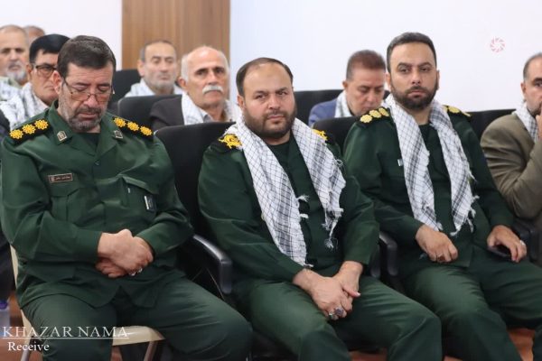 دیدار فرماندهان و پیشکسوتان نیروهای مسلح مازندران با آیت الله لایئنی