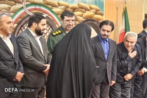 همایش کارگران ؛طلایه داران دفاع مقدس در ساری