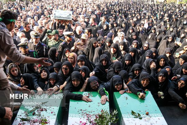 تشییع پیکر شهدای گمنام دفاع مقدس در رشت