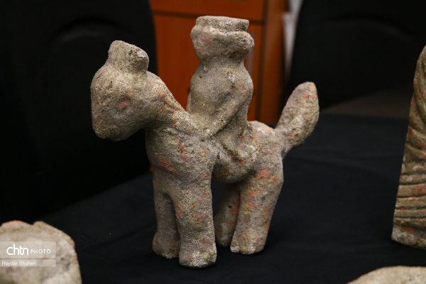 ۸ قطعه مجسمه تقلبی کشف شده در فریدونکنار