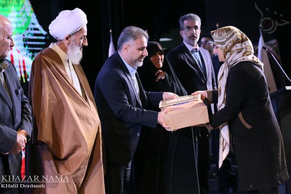 همایش جوانی جمیعت و اهدای سند زمین خانواده های مازندرانی در ساری