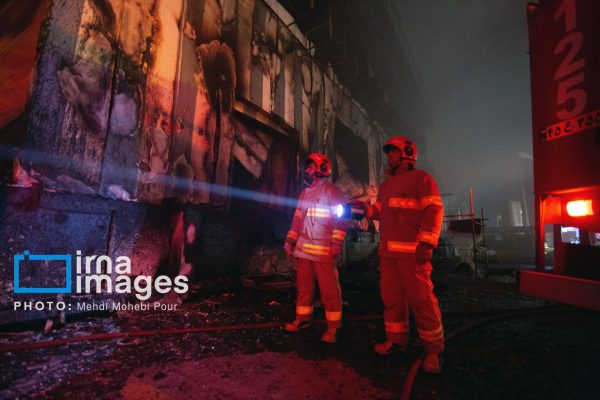 مهار آتش‌سوزی در مجتمع تولید لبنیات کاله آمل