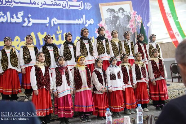 مراسم بزرگداشت سالروز ورود امام خمینی(ره) به میهن در فرودگاه ساری