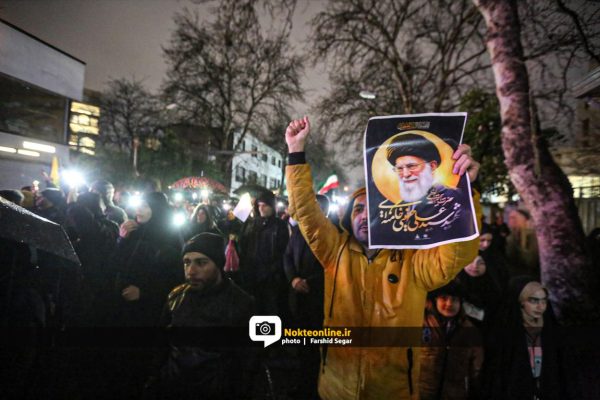 دومین تجمع شبانه ساروی ها در سوگ رهبر شهید انقلاب
