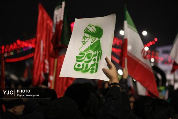 تجمع شبانه بابلی ها در سوگ شهادت امام خامنه‌ای (ره)