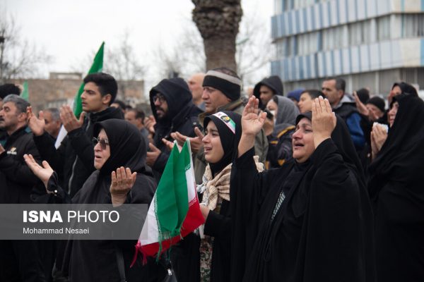تجمع سوگواران رهبر شهید انقلاب در میدان شهرداری گرگان
