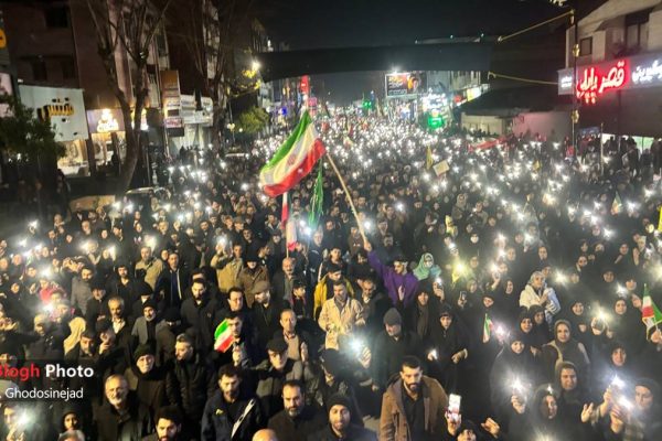 تجمع شبانه قائم شهری ها در سوگ رهبر شهید انقلاب