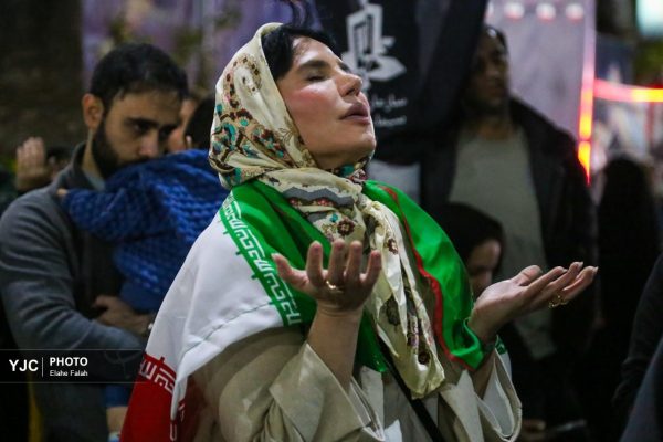 تجمع مردم رشت همزمان با یوم‌الله ۱۲ فروردین