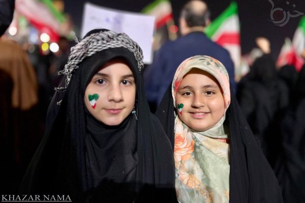 اجتماع شبانه دانش آموزان آملی در اربعین شهدای میناب