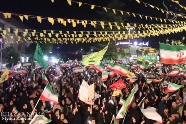 پنجاهمین شب اجتماع مردم ساری در میدان امام حسین(ع)