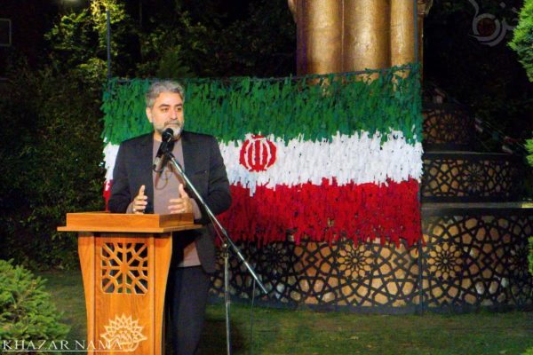 آغاز رویداد ادبی “یک نفس برای ایران” در میدان شهدای ساری