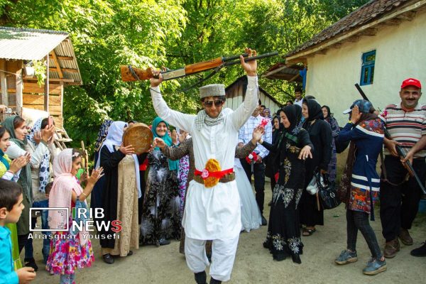 مراسم ازدواج سنتی در ییلاق ویزنه از توابع آستارای گیلان 