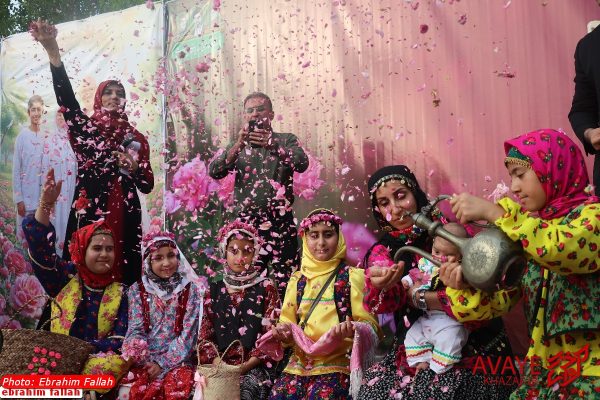 نهمین جشنواره گل محمدی و گیاهان دارویی دودانگه ساری در شهر فریم
