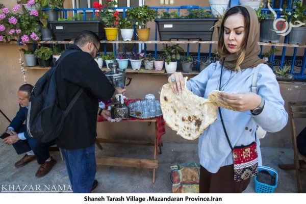 بازدید خبرنگاران خارجی از روستای شانه‌تراش تنکابن
