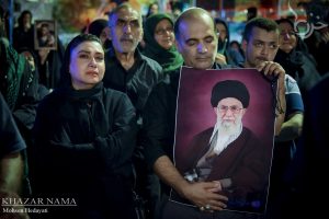 حال و هوای میدان امام حسین(ع) ساری در شب تشییع رهبر شهید