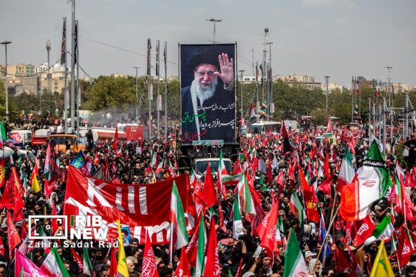 مراسم تشییع پیکر “آقای شهید ایران” در تهران
