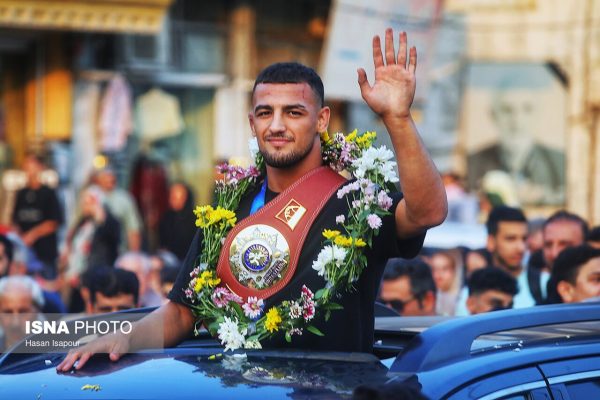 استقبال از قهرمان کشتی آزاد جوانان جهان در شهر زیراب