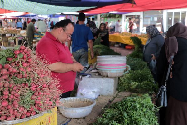 بازار هفتگی کلاچای در شرق گیلان